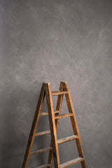 5588 Light Grey Low Text MID