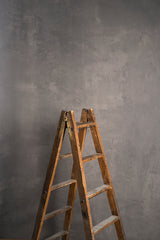 5589 Grey Mid Text MID