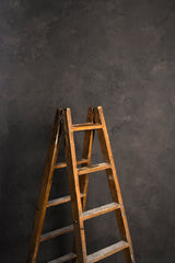 5599 Grey MId text ST