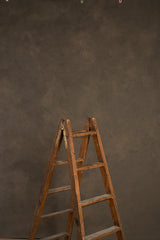 5615 Olive Green Grey Mid Text Large