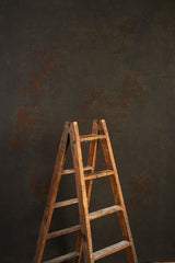 5650 Green Grey Brown Strong Text Mid