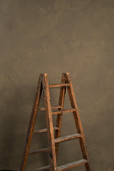 5704 Greenish Grey Mid Text Mid