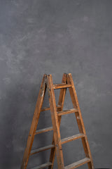 5735 Grey Mid Text Standard