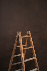 5740 Brown Mid Text Standard