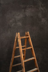 5757 Dark Grey Mid Contrasty Text Standard