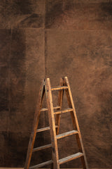 5772 Brown Mid Text Large