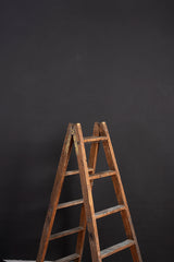 5868 Dark Grey Low Text Mid