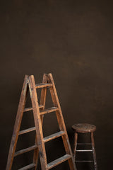 604 Brown Mid Text L+