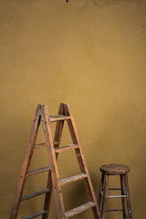 608 Green Ochre Mid Text L+