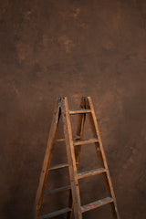 7040 Brown Mid Text M