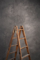 7077 Grey Strong Text L