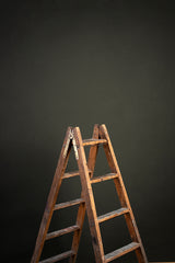7529 Olive Green Mid Text L