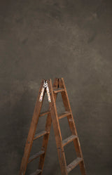 8046 Warm Grey Mid Text St