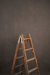 8525 Warm Grey Mid Text M