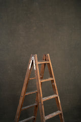 8603 Green Distressed Text M