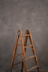 9063 Grey Mid text M