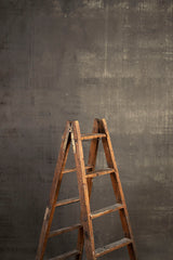 9067 Warm Grey Mid text M