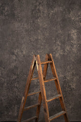 9072 Grey Strong Text M