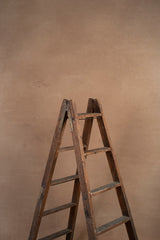 9210 Ochre Distressed Text M