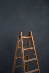 Cold Grey Backdrop Mid Text M