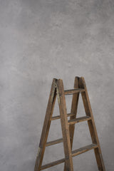 Light Grey Mid Text L+