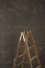 Warm Grey Distressed Text L+