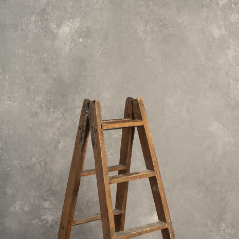 5667-Light-Grey-Mid-Text-Mida.jpg