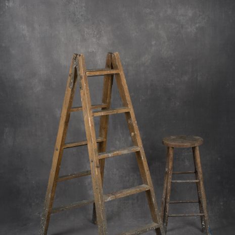 1033 Grey Distressed Text XLa