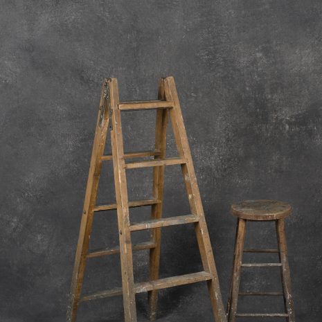 1039 Grey Distressed Text XLa