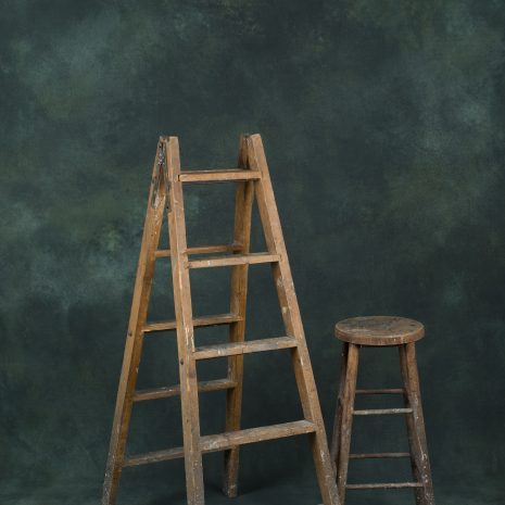 1083 Green Distressed Text XLa