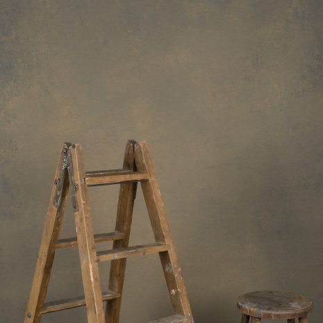 1183 Ochre Distressed Text L+a