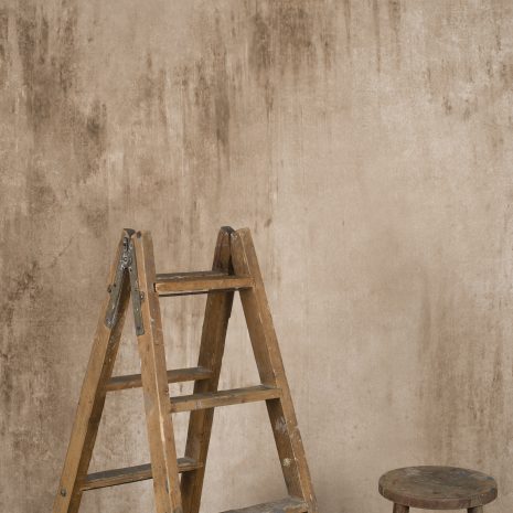 1202 Beige Strong Text L+a