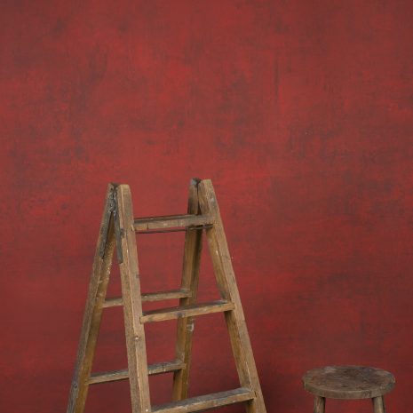 1267 Red Distressed Text L+a