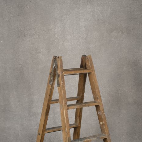 11561 Light Grey Distressed Text La