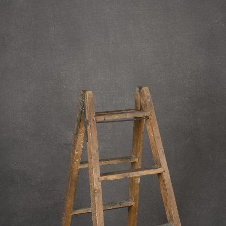 11572 Grey Distressed Text Ma
