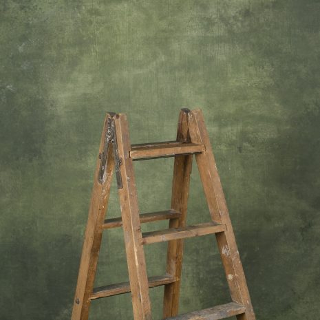 11576 GReen Distressed Text Ma