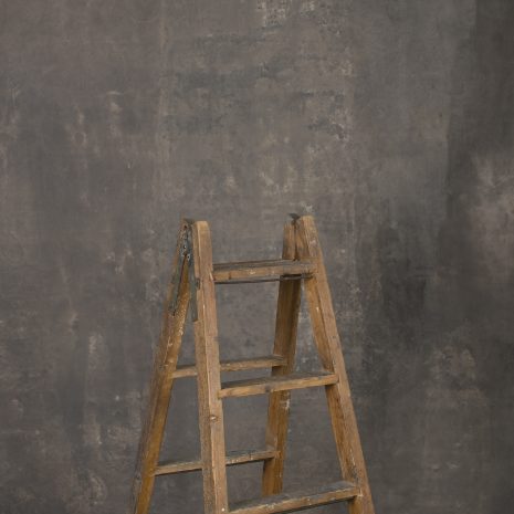 11630 Grey Strong Text La