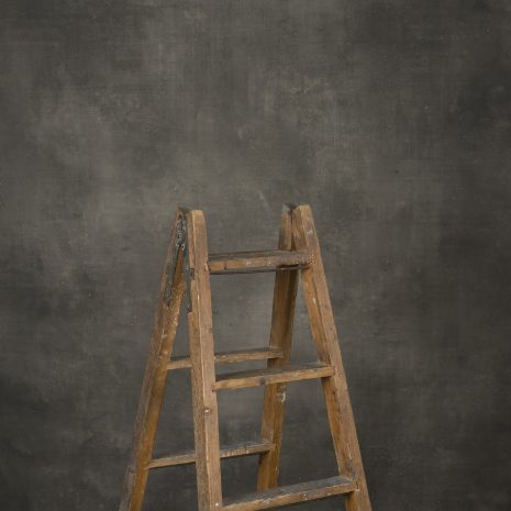 11640 Grey Distressed Text La