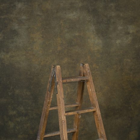 11692 Olive Green Mid Text La