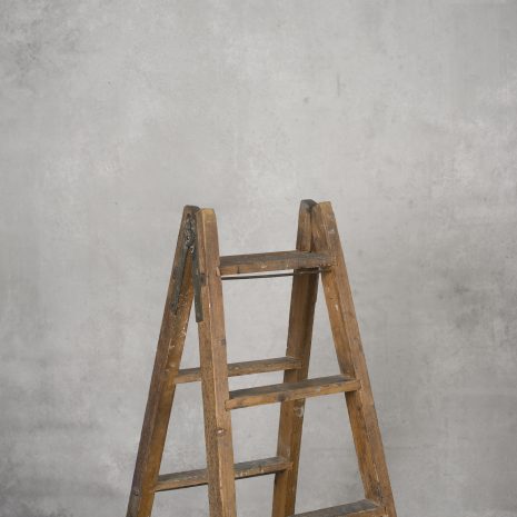 11743 Light Grey Distressed Text Ma