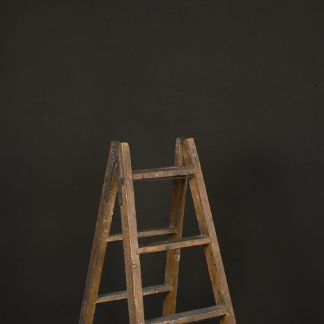 11915 Olive Green Distressed Text La