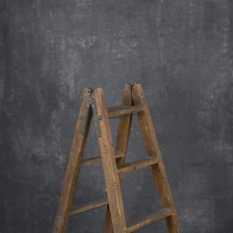 12033 Grey Distressed Text La