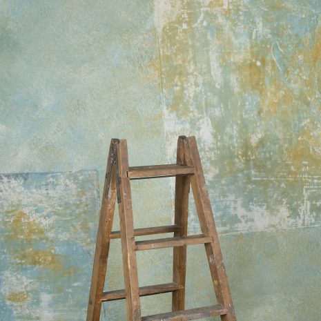 12091 Green Ochre Strong Text La