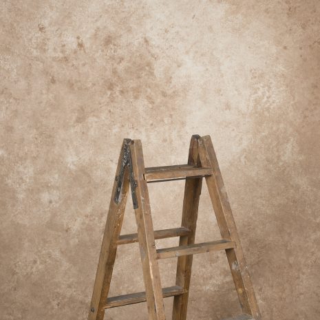 12212 Beige Strong Text Ma